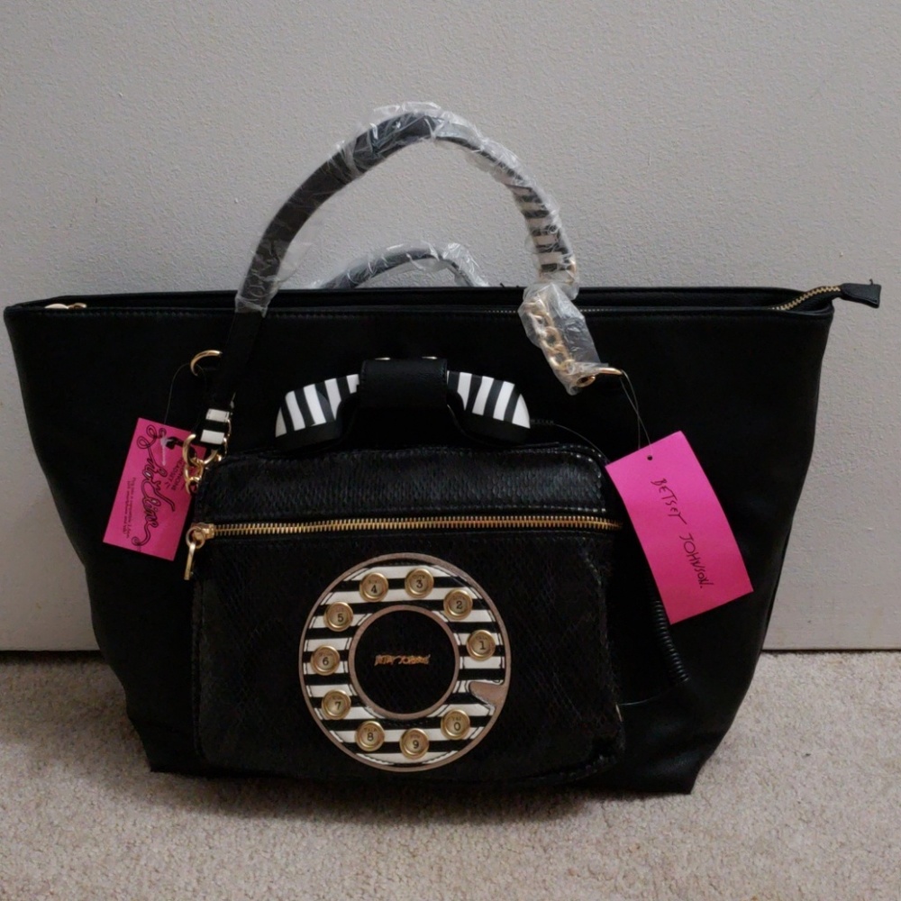 Betsey Johnson large phone bag